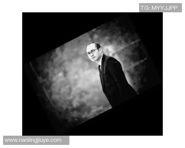 重庆篮球队的奋斗之路:一段激情与坚持交织的篮球纪实故事 重庆篮球队的奋斗之路:一段激情与坚持交织的篮球纪实故事